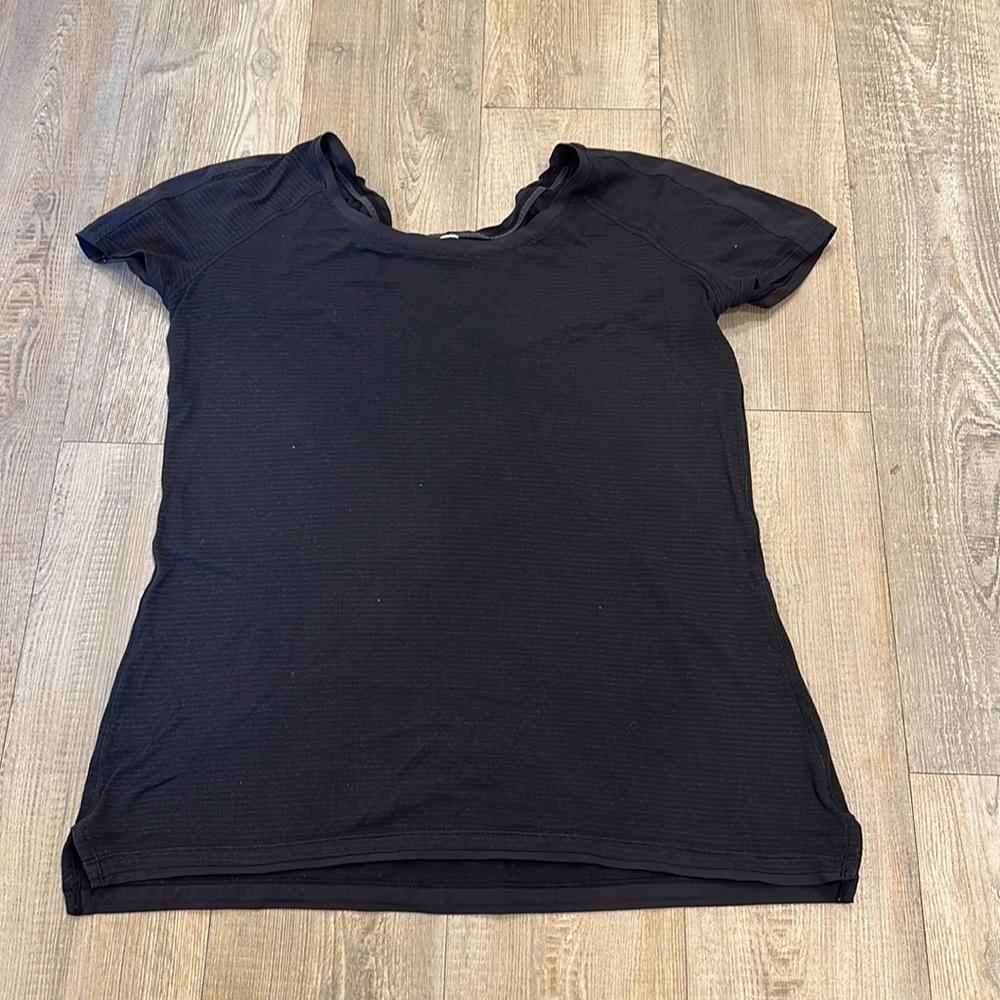 Lululemon tee
